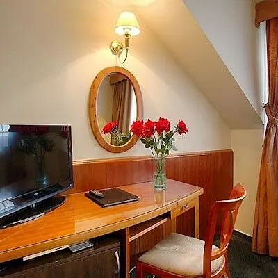 Clementin Hotel Praag 4*,