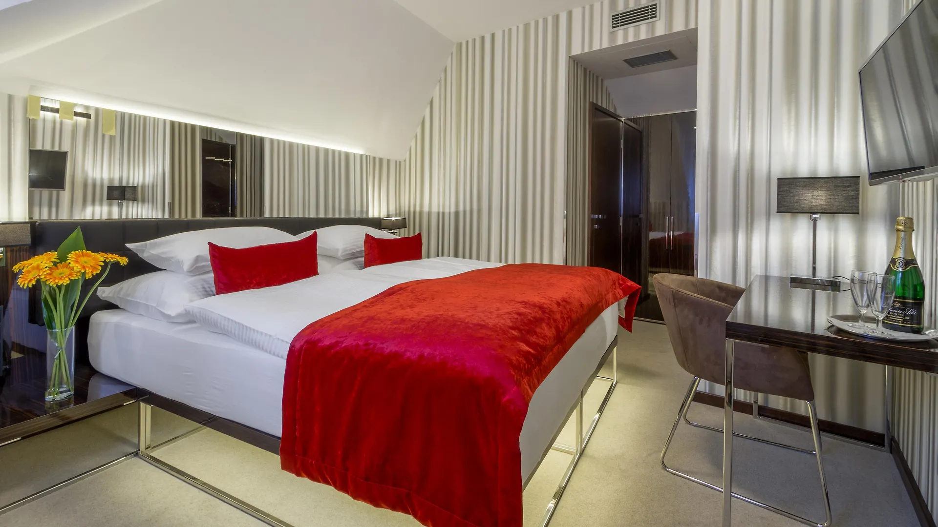 Clementin Otel Prag 4*,