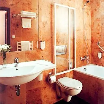 Clementin Otel Prag 4*,