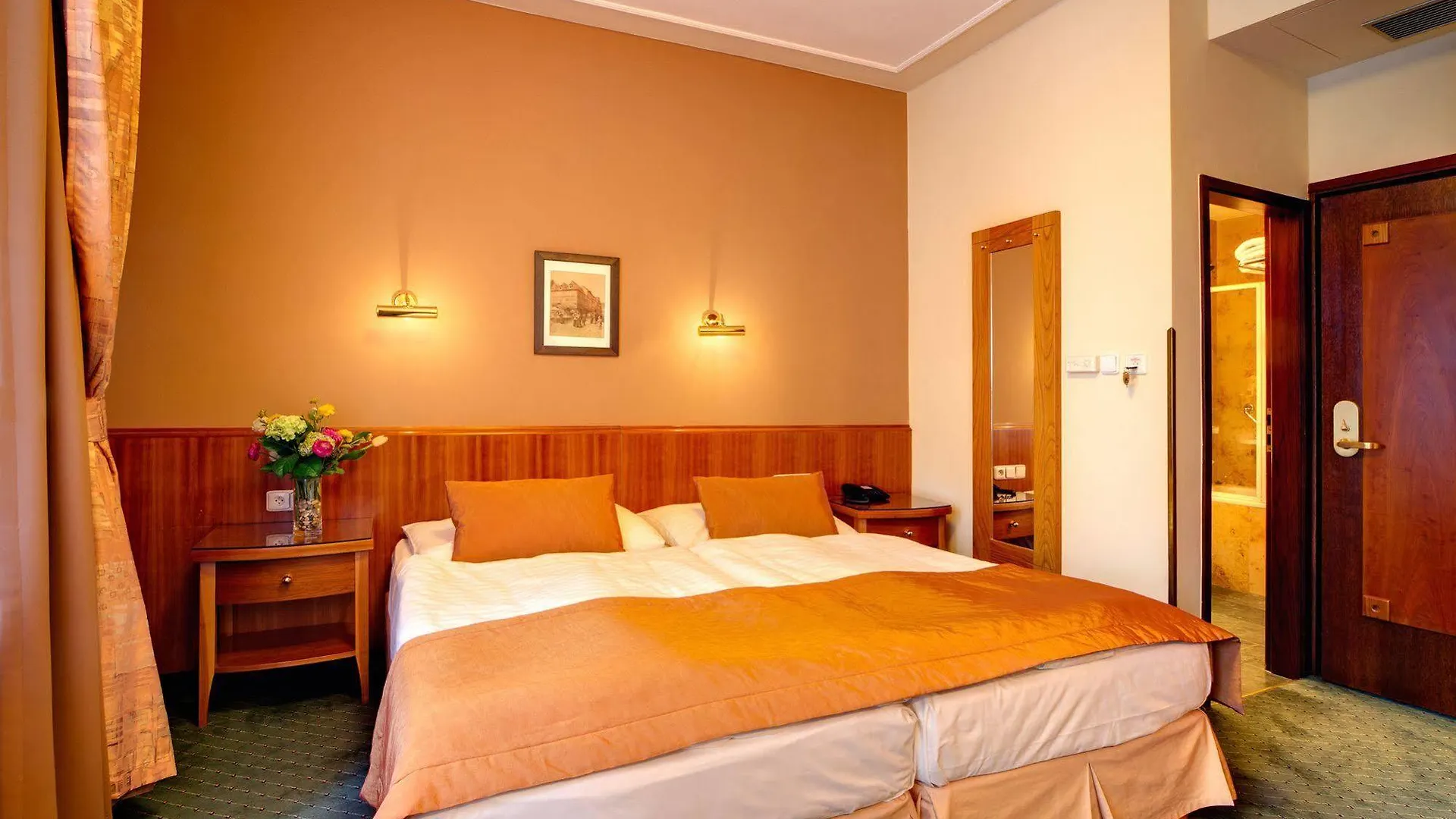 Clementin Otel Prag 4*,